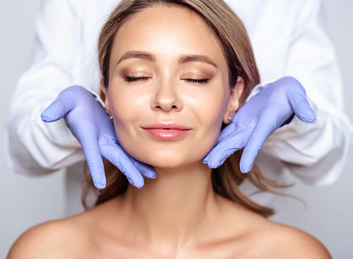 Botox injections are a popular cosmetic procedure nowadays. This treatment is injecting Botox into particular areas of the face in order to tighten the skin and reduce the aging impact of the cells. This process can be facilitated by the use of a vein viewer.