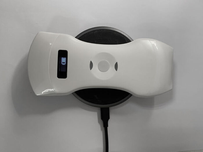 wireless-ultrasound-scanner-with-three-probes.jpg